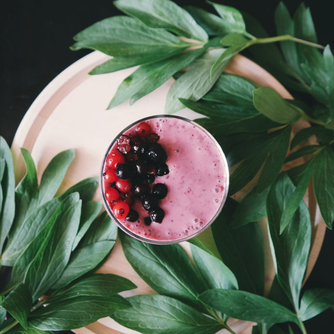 How to Make an Easy Vegan Mixed Berry Smoothie