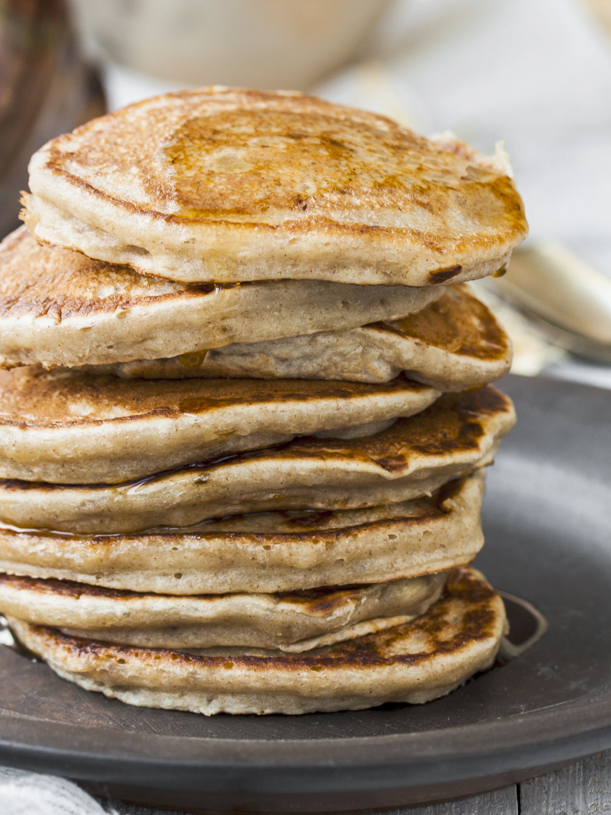 vegan pancake recipe made with 3 ingredients: plant-based milk, banana and old fashioned oats