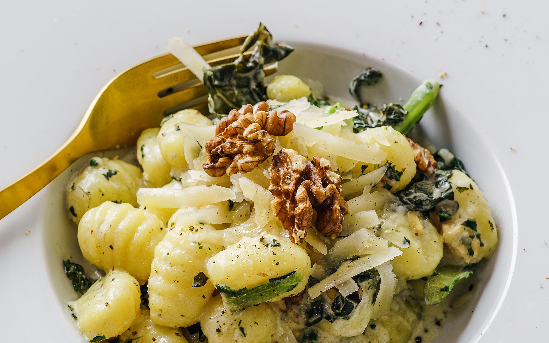 Creamy Spinach Cauliflower Alfredo with Unsweetened Almond Milk