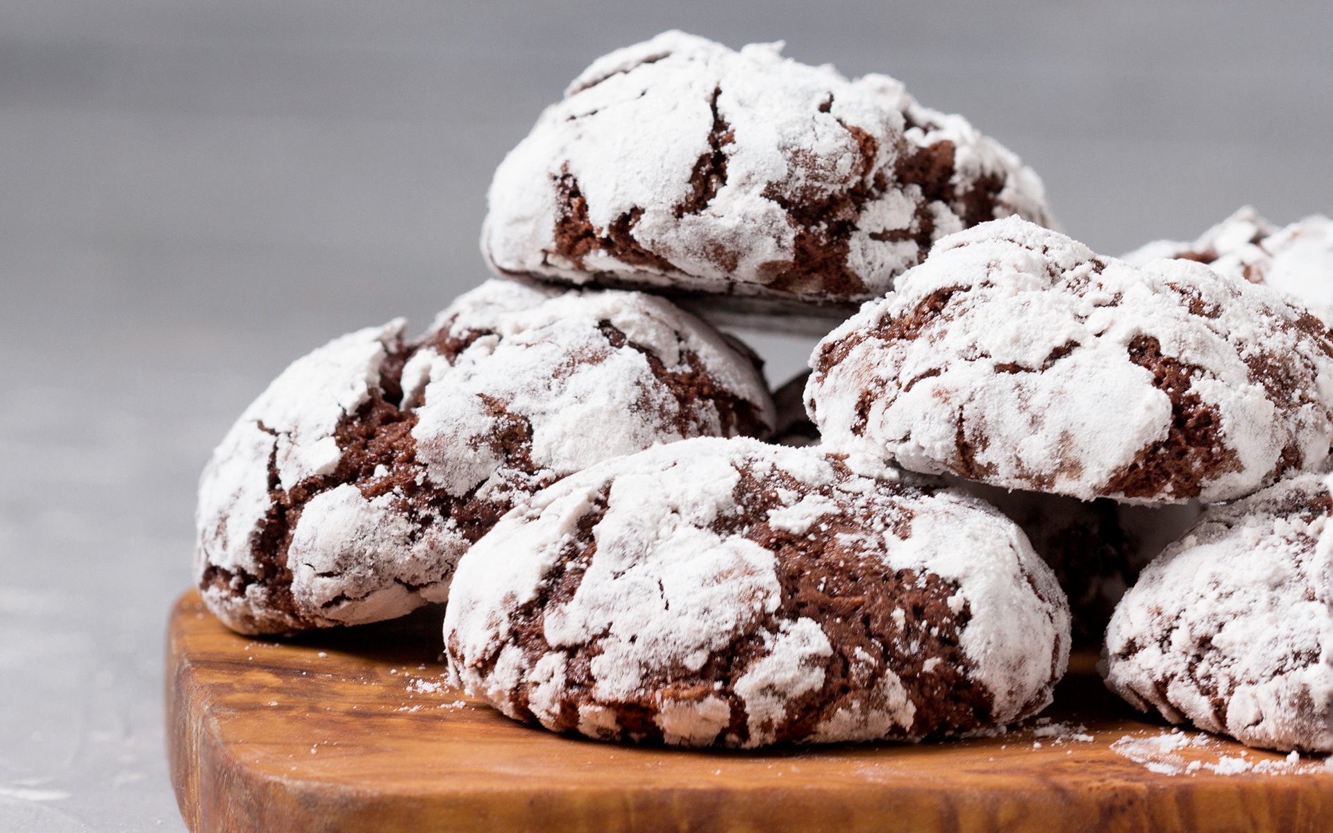 How to Make Vegan Chocolate Crinkle Cookies