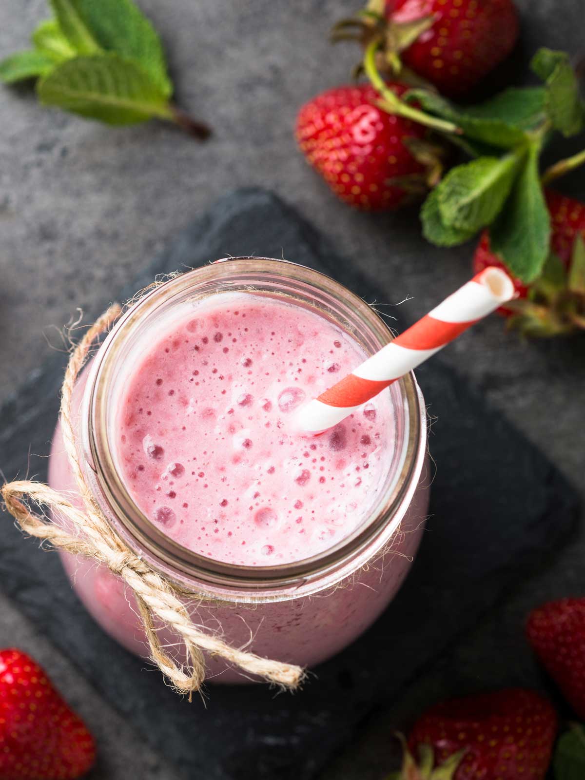 simple strawberry smoothie recipe with almond milk