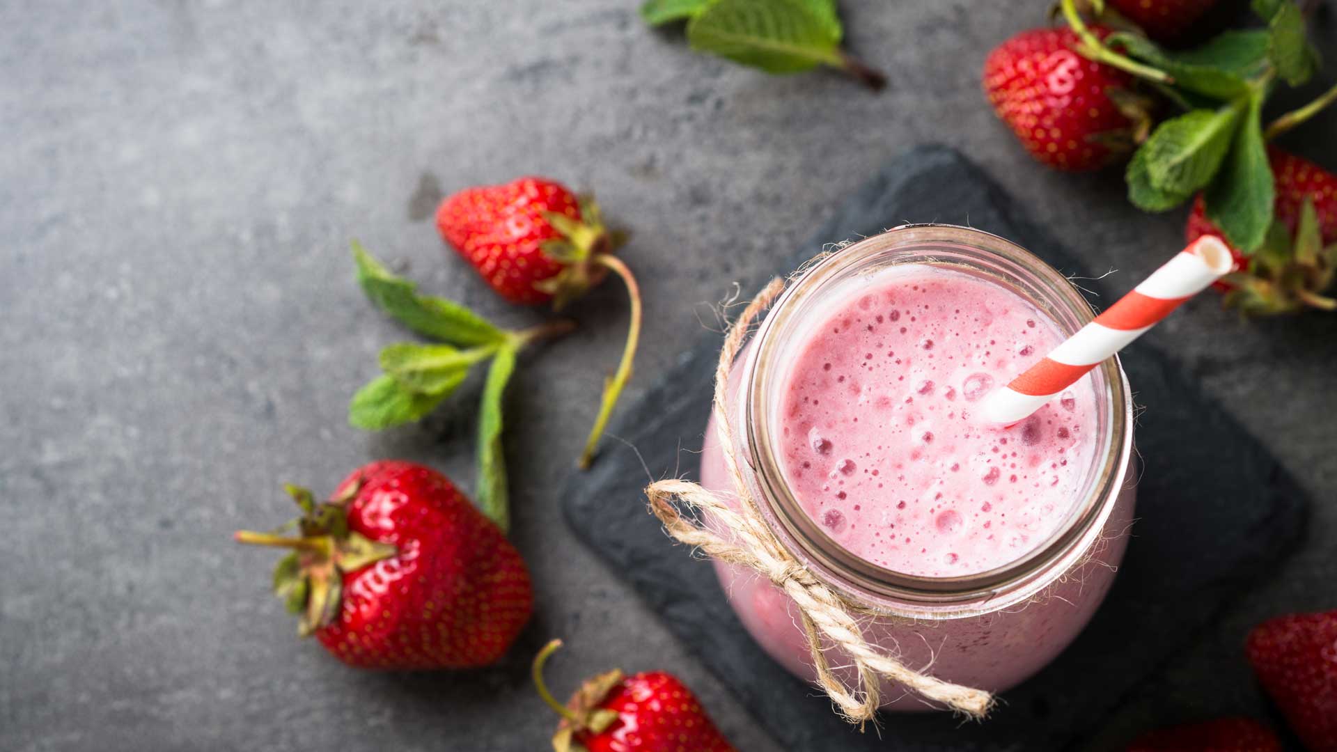 simple strawberry smoothie recipe with almond milk
