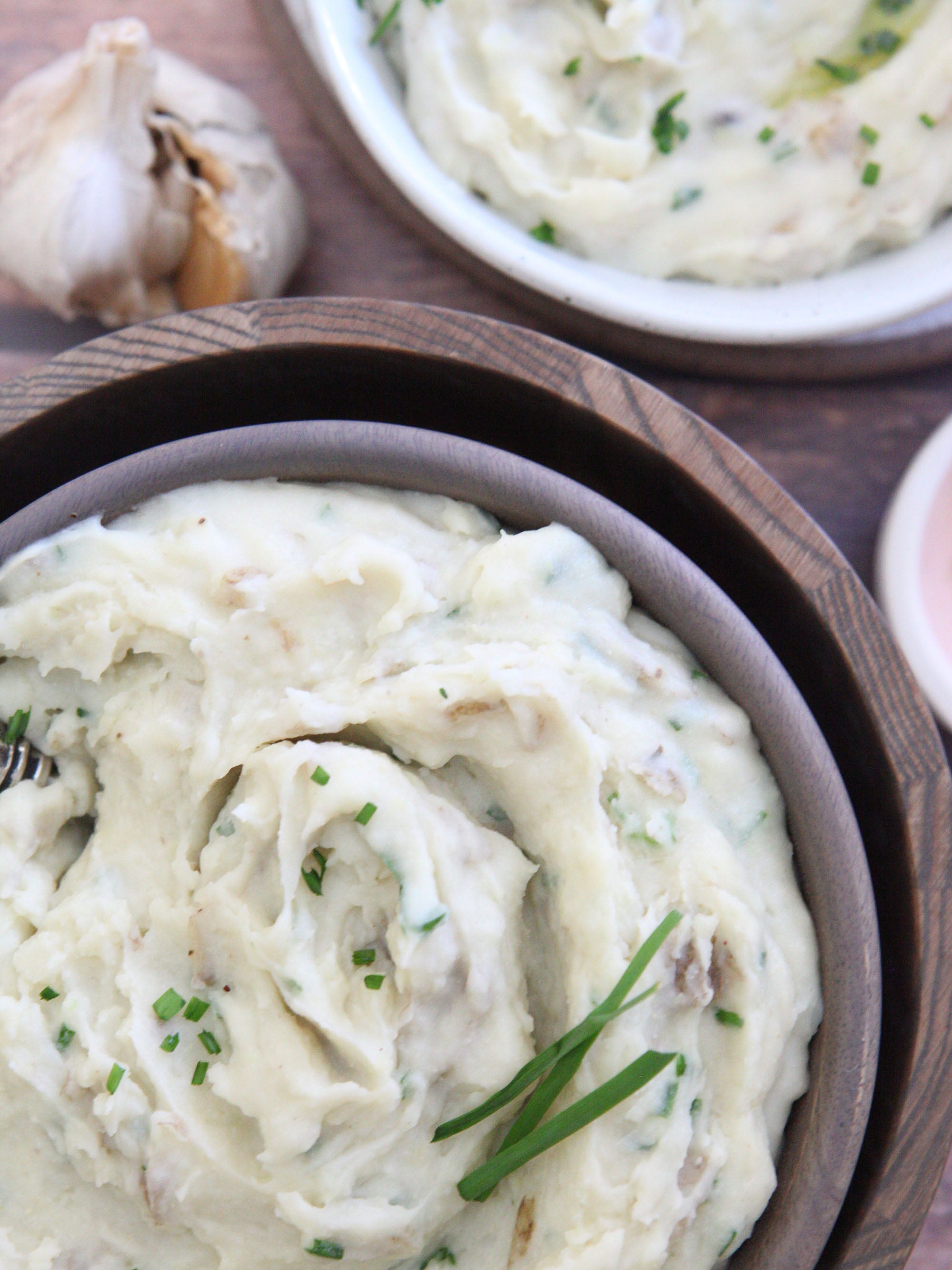 vegan garlic mashed potatoes made with cashew milk